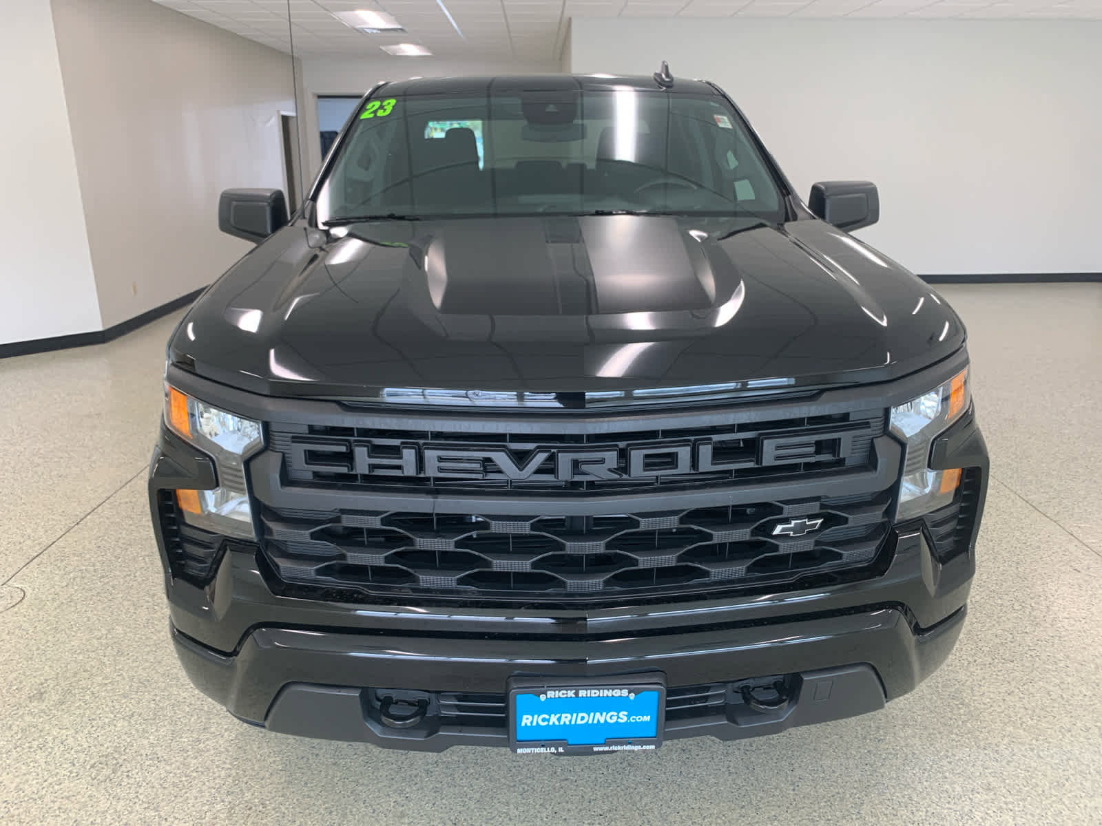 Used 2023 Chevrolet Silverado 1500 Custom w/ Rally Edition AWD/4WD image 4