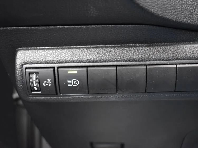 Used 2025 Toyota Corolla LE image 22