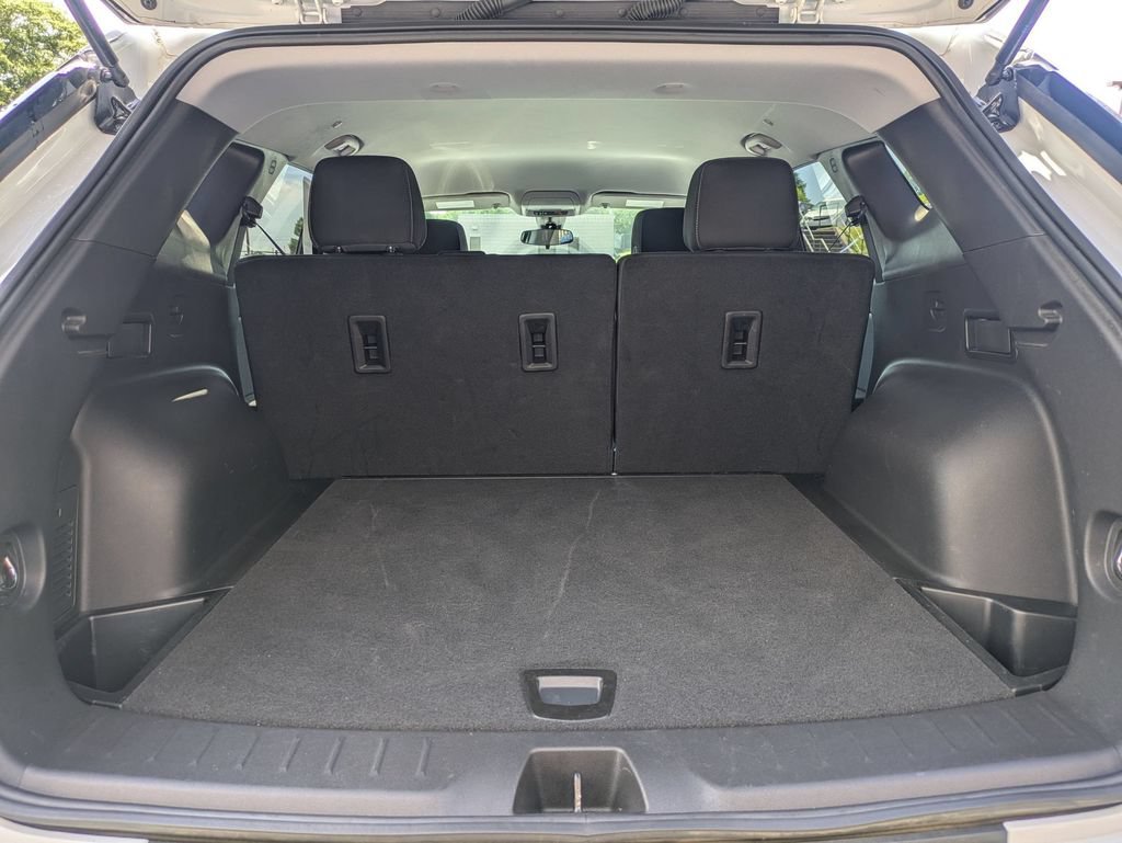 Used 2025 Chevrolet Blazer LT FWD image 29
