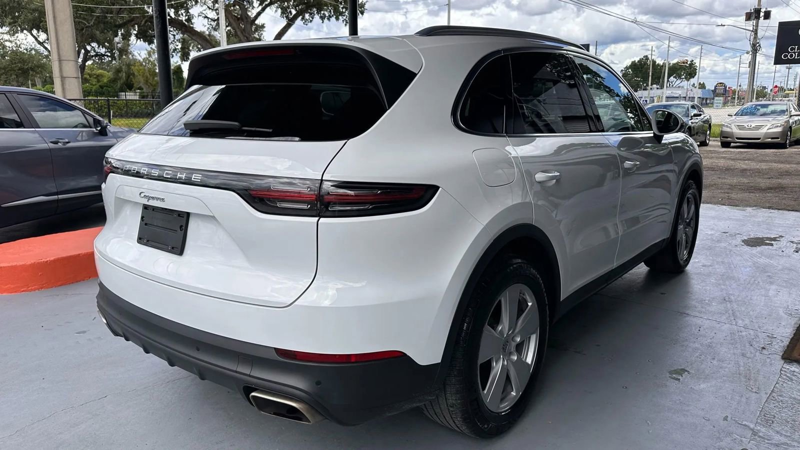 Used 2022 Porsche Cayenne image 5