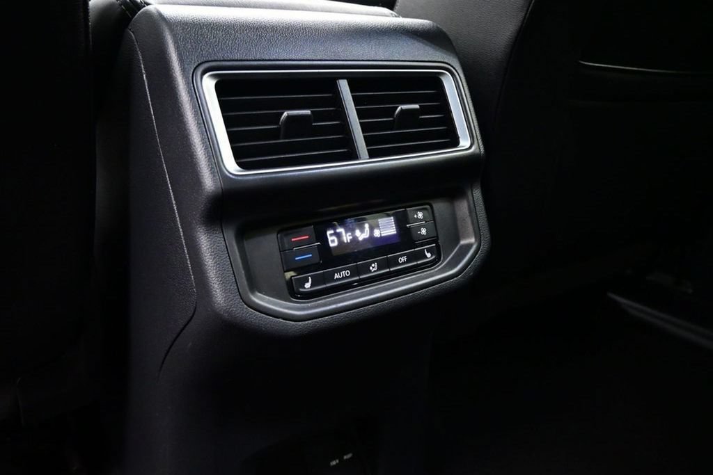 Used 2024 Volkswagen Atlas SEL Premium R-Line AWD/4WD image 37