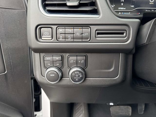 Used 2022 GMC Yukon AT4 image 33