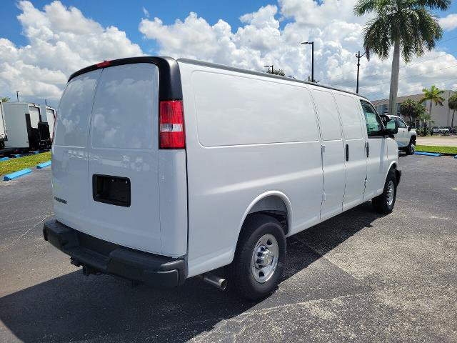 New 2026 Chevrolet Express 3500 Extended w/ Driver Convenience Package RWD image 4