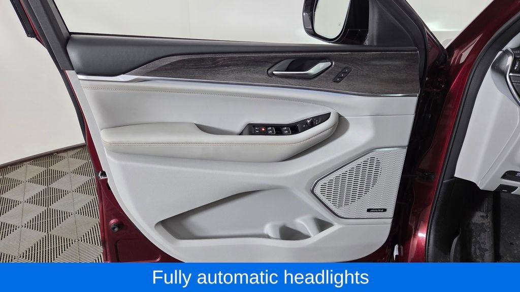 Used 2023 Jeep Grand Cherokee L Overland image 14