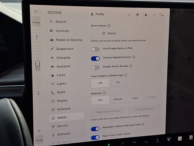 Used 2022 Tesla Model X image 27