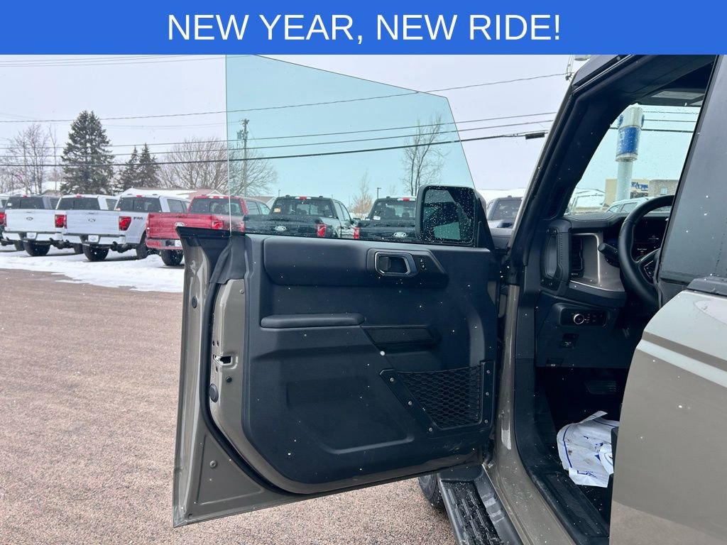 Used 2025 Ford Bronco Outer Banks image 13