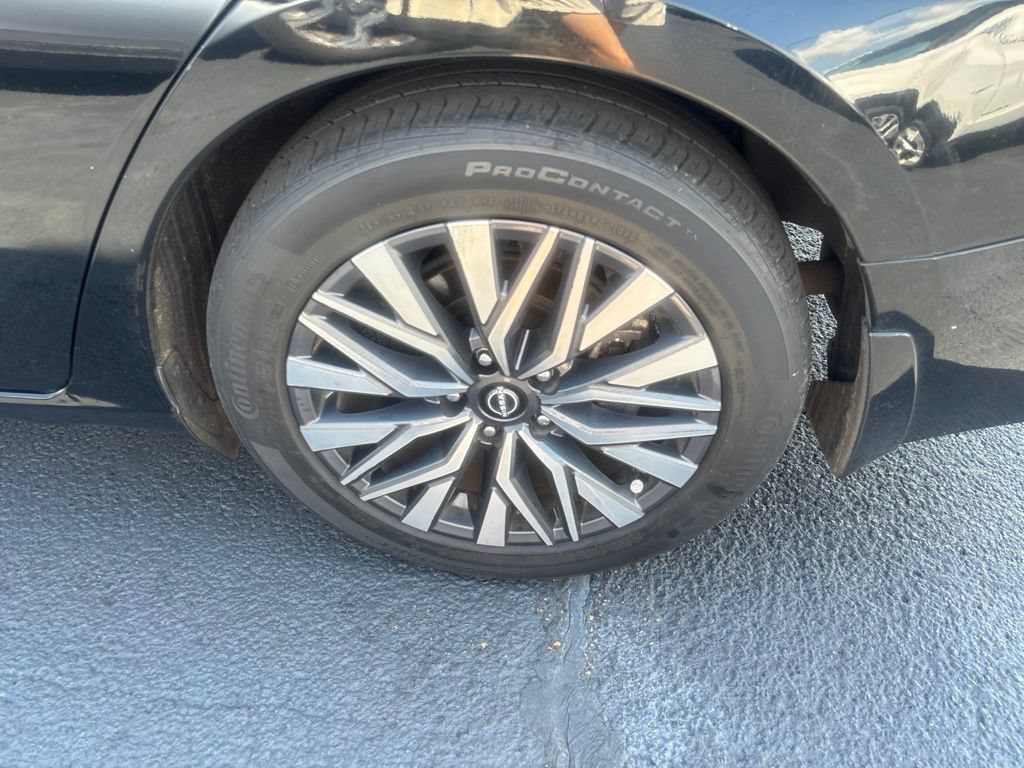 Used 2023 Nissan Altima 2.5 SV w/ SV Premium Package FWD image 4