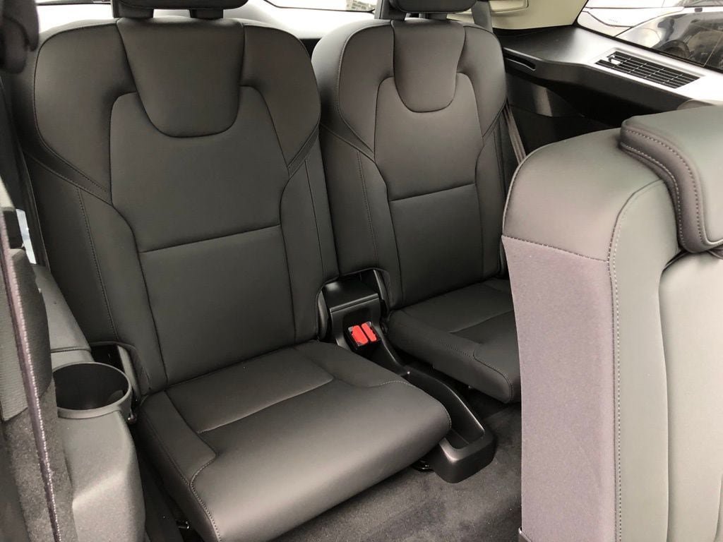 New 2026 Volvo XC90 B6 Plus w/ Protection Package Premier AWD/4WD image 32