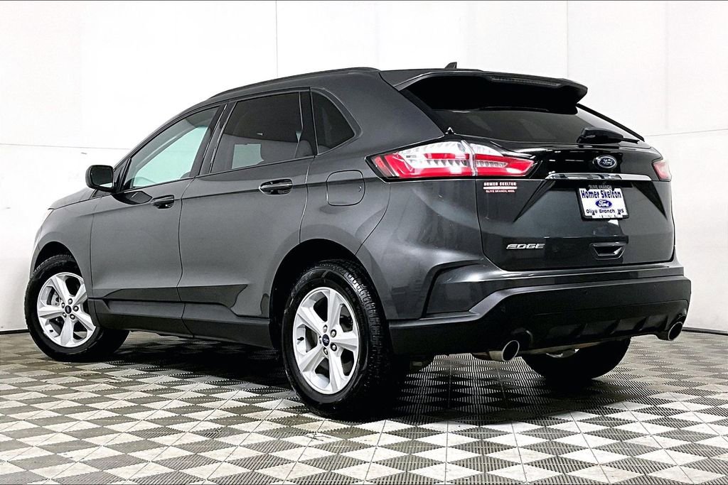 Used 2020 Ford Edge SE image 11