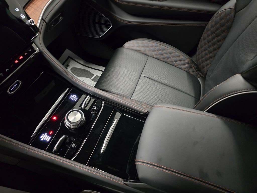 New 2026 Jeep Grand Cherokee Summit w/ Obsidian Package AWD/4WD image 27