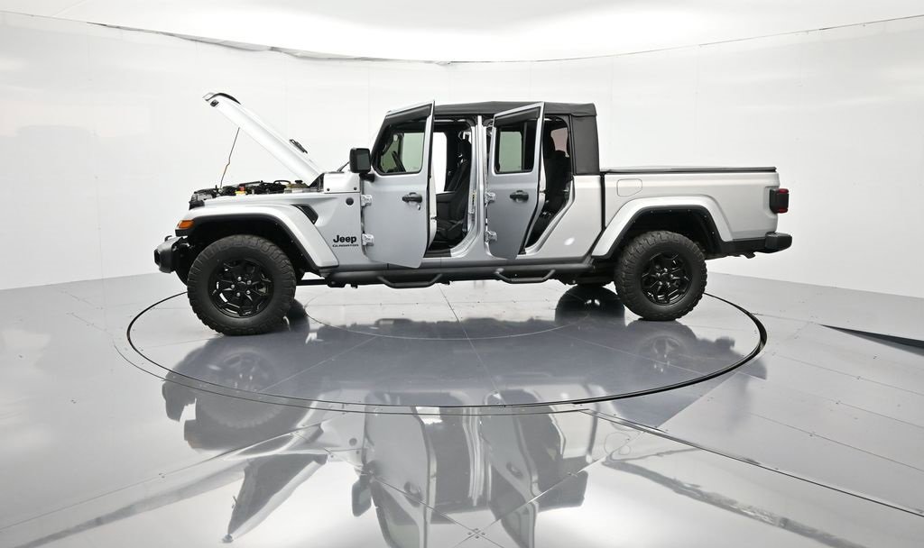 Certified 2022 Jeep Gladiator Willys image 46