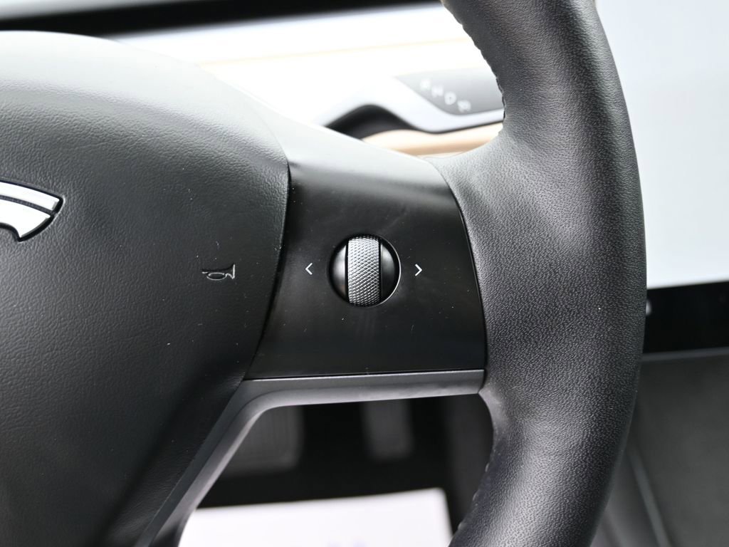 Used 2023 Tesla Model 3 Standard Range image 19