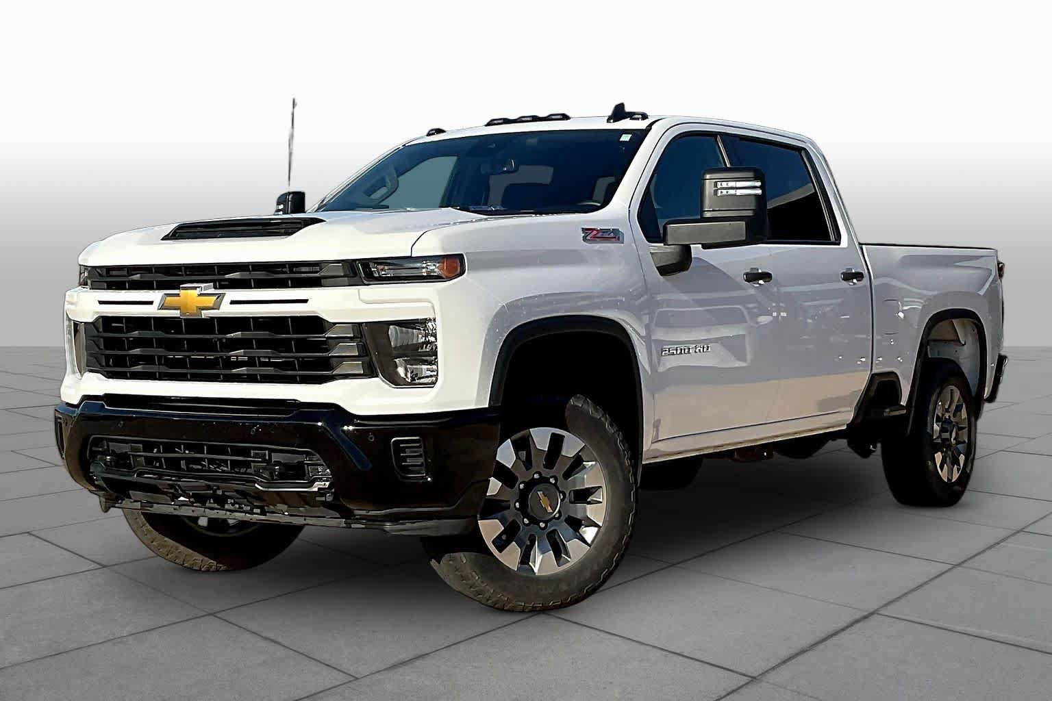 Used 2025 Chevrolet Silverado 2500 Custom w/ Custom Value Package AWD/4WD image 3