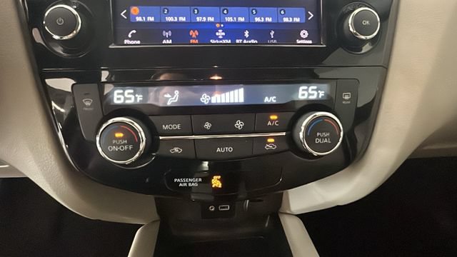 Used 2020 Nissan Rogue Sport SV w/ All-Weather Package AWD/4WD image 23