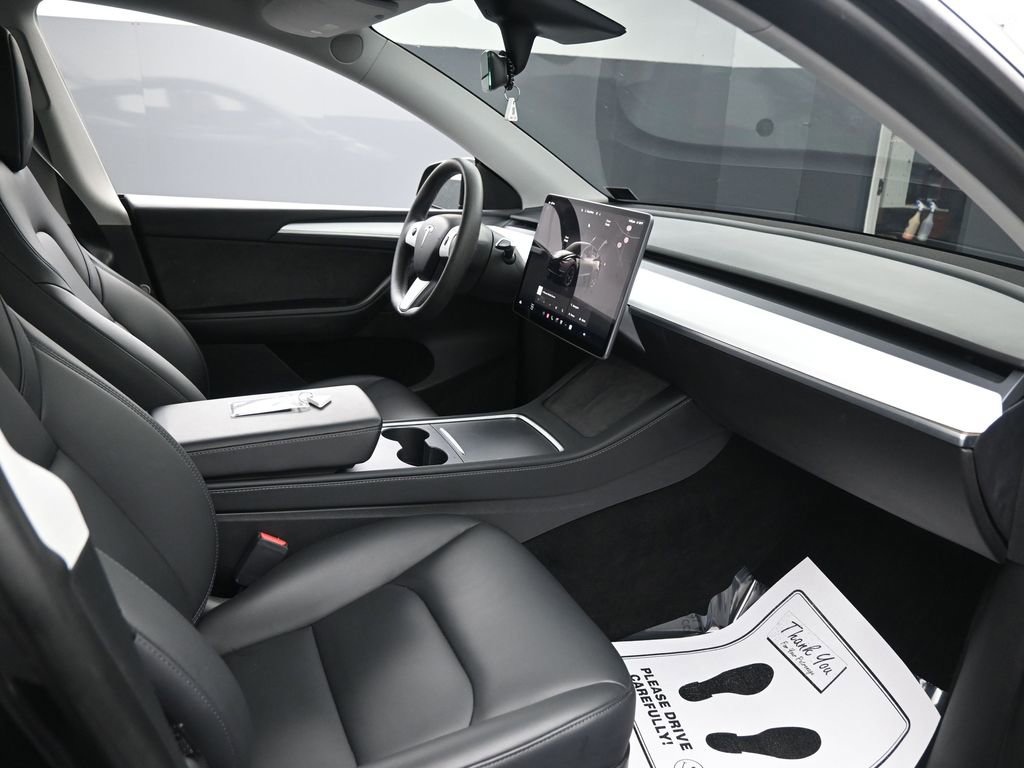 Used 2023 Tesla Model Y Long Range image 18