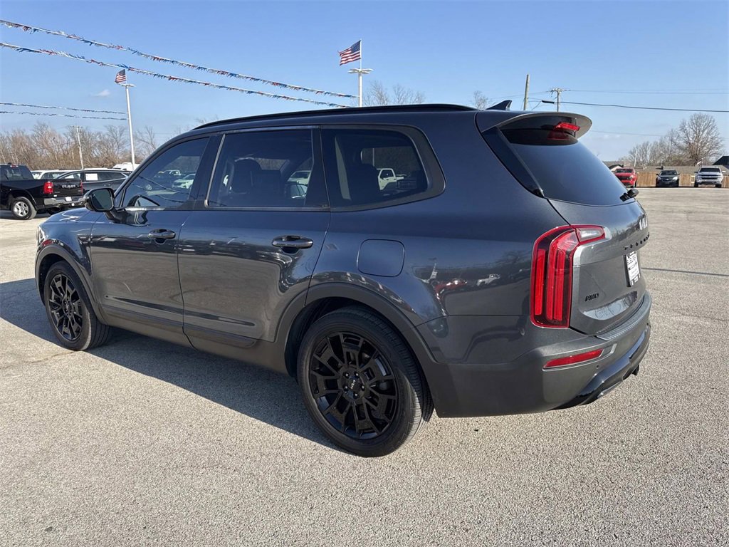 Used 2022 Kia Telluride SX w/ SX Prestige Package image 3