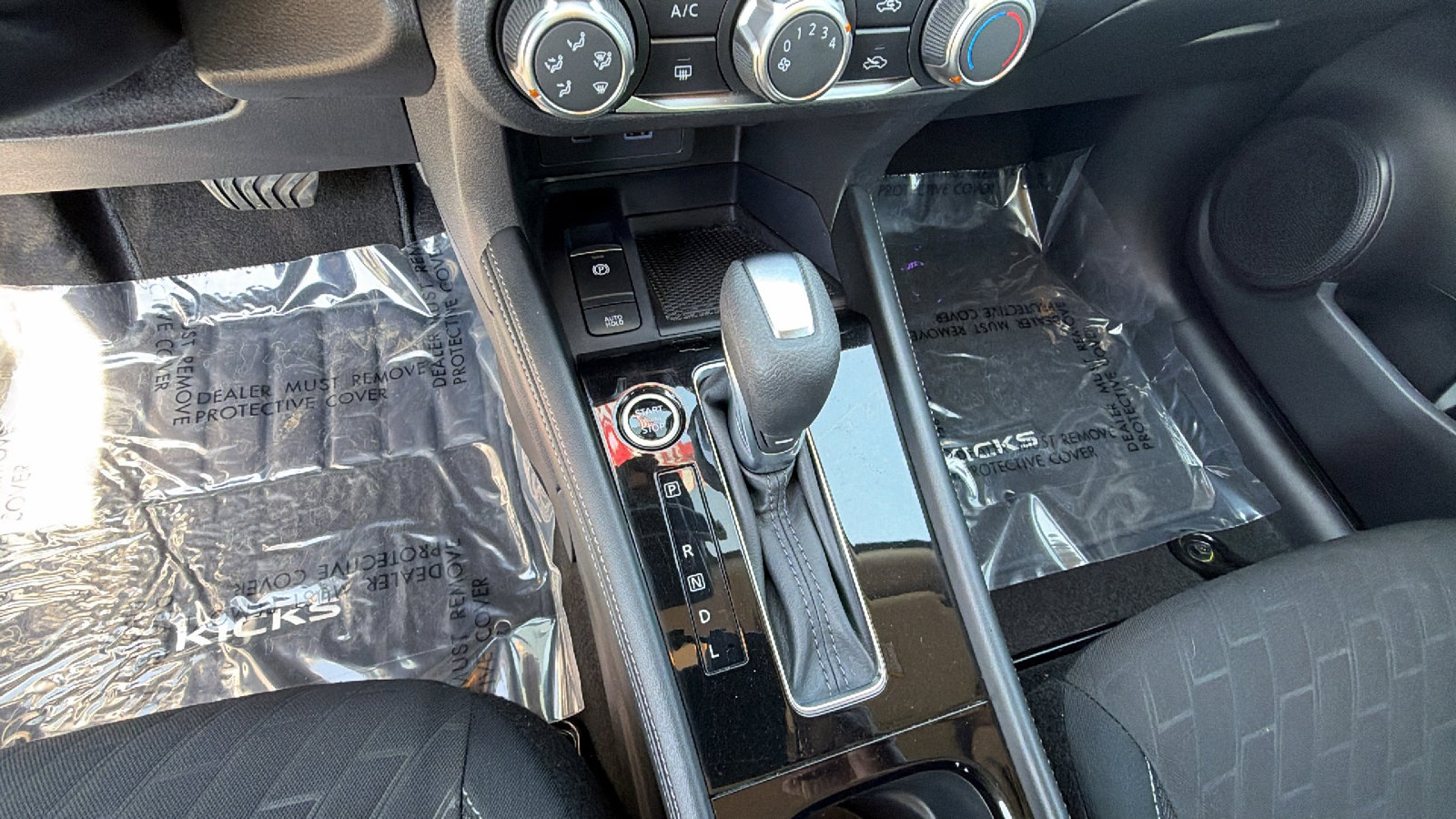 Used 2024 Nissan Kicks SV w/ Interior Electronics Package image 30