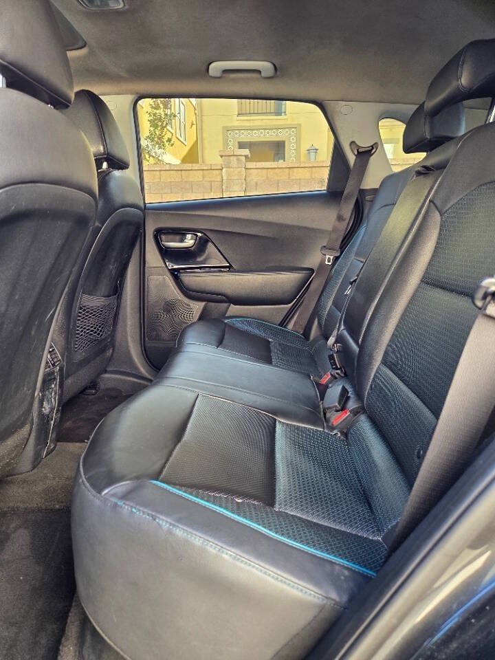 Used 2022 Kia Niro EX Premium FWD image 19