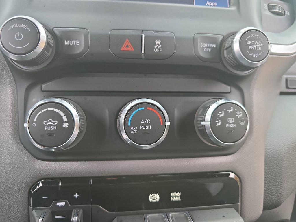 Used 2024 RAM 2500 Big Horn image 26