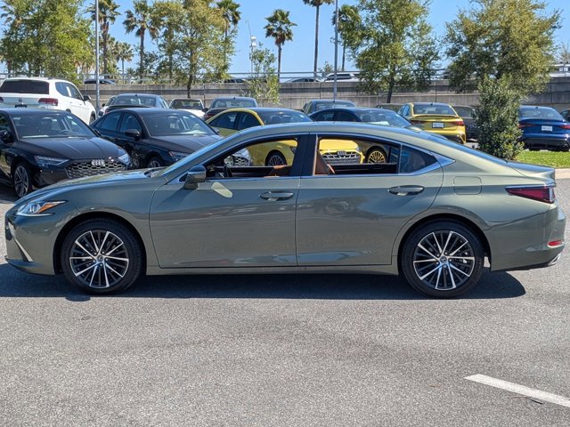 Used 2024 Lexus ES 350 w/ Premium Package image 9