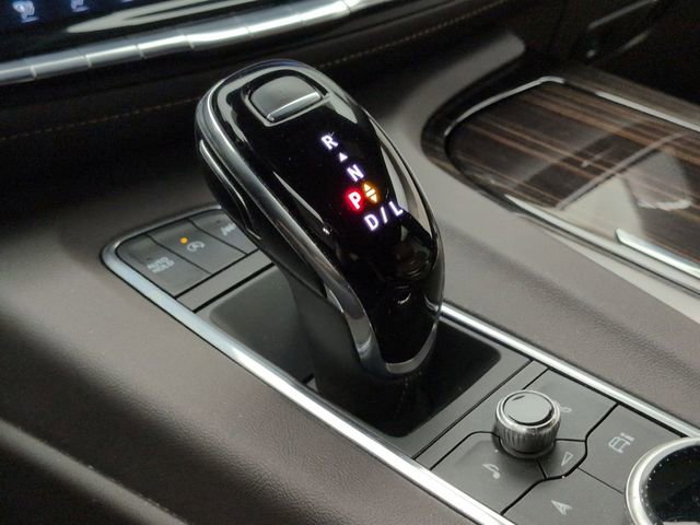 Certified 2023 Cadillac Escalade Premium Luxury w/ Performance Package AWD/4WD image 17
