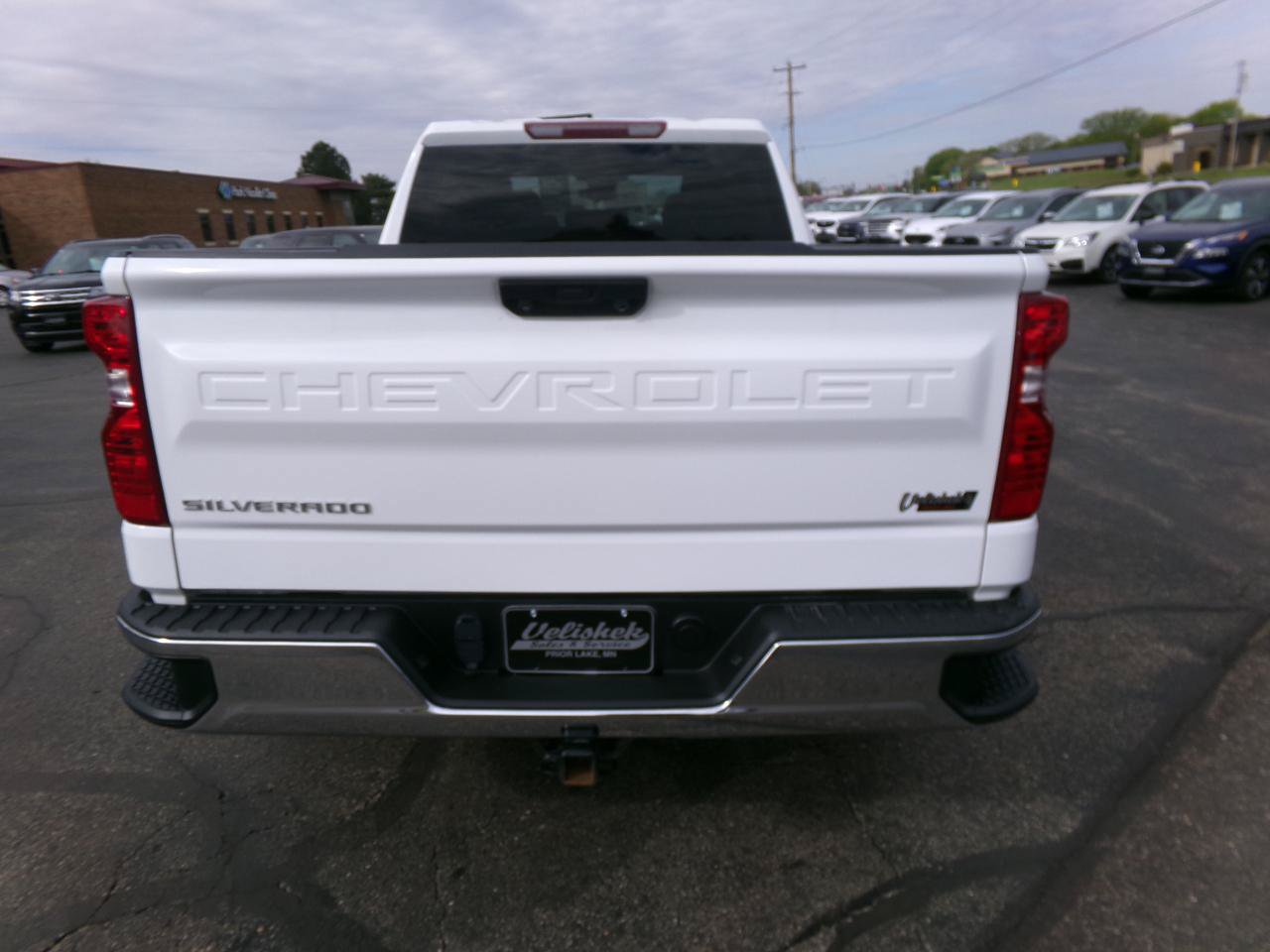 Used 2022 Chevrolet Silverado 1500 LT AWD/4WD image 5