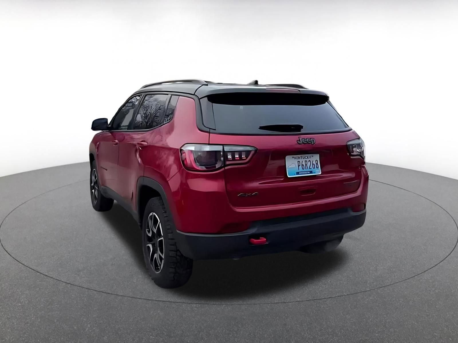 Used 2025 Jeep Compass Trailhawk image 11
