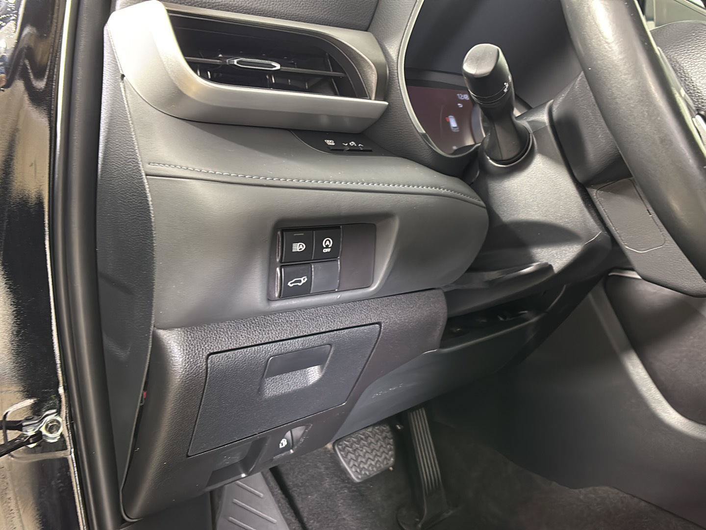 Used 2024 Toyota Highlander XLE AWD/4WD image 29