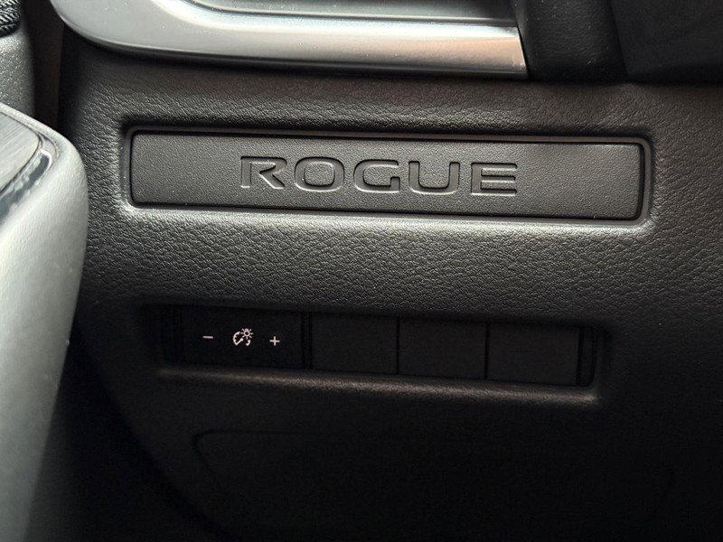 Used 2023 Nissan Rogue S AWD/4WD image 27