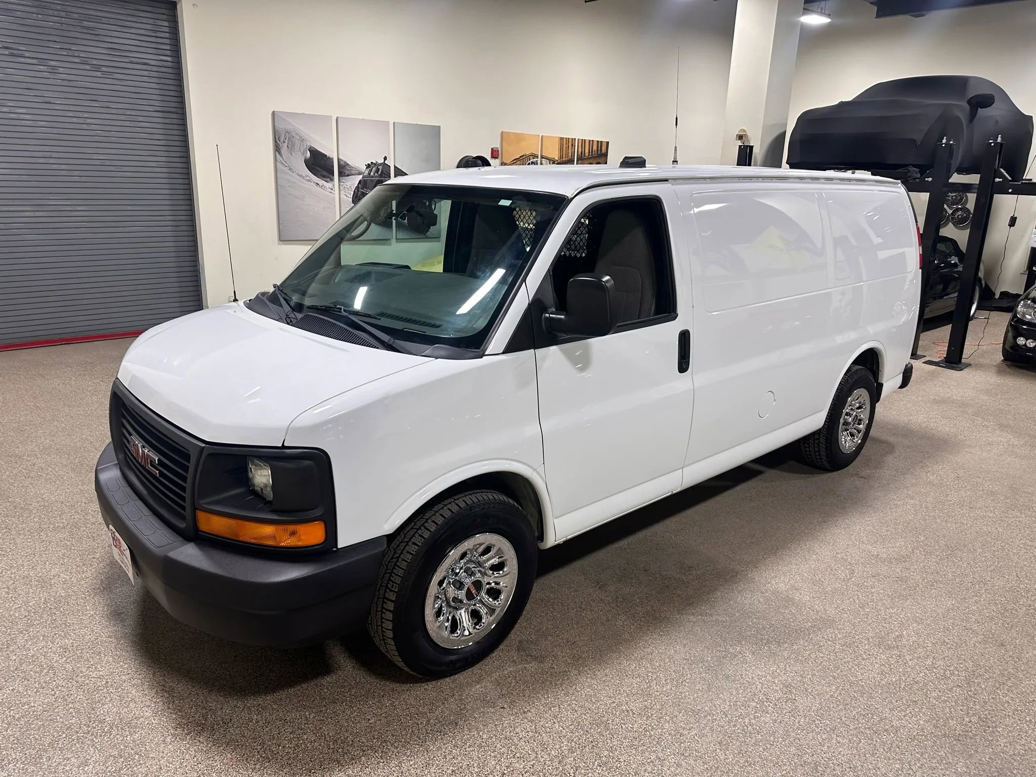 Used 2013 GMC Savana 1500 AWD image 4