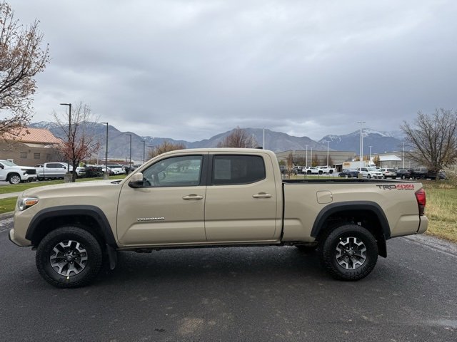 Certified 2018 Toyota Tacoma TRD Off-Road image 1