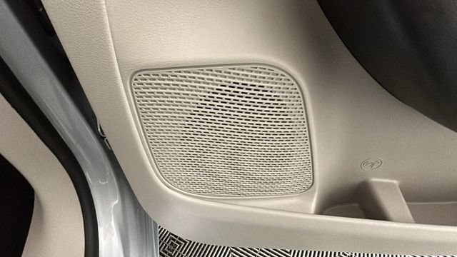 Used 2024 Chrysler Pacifica Touring-L FWD image 31