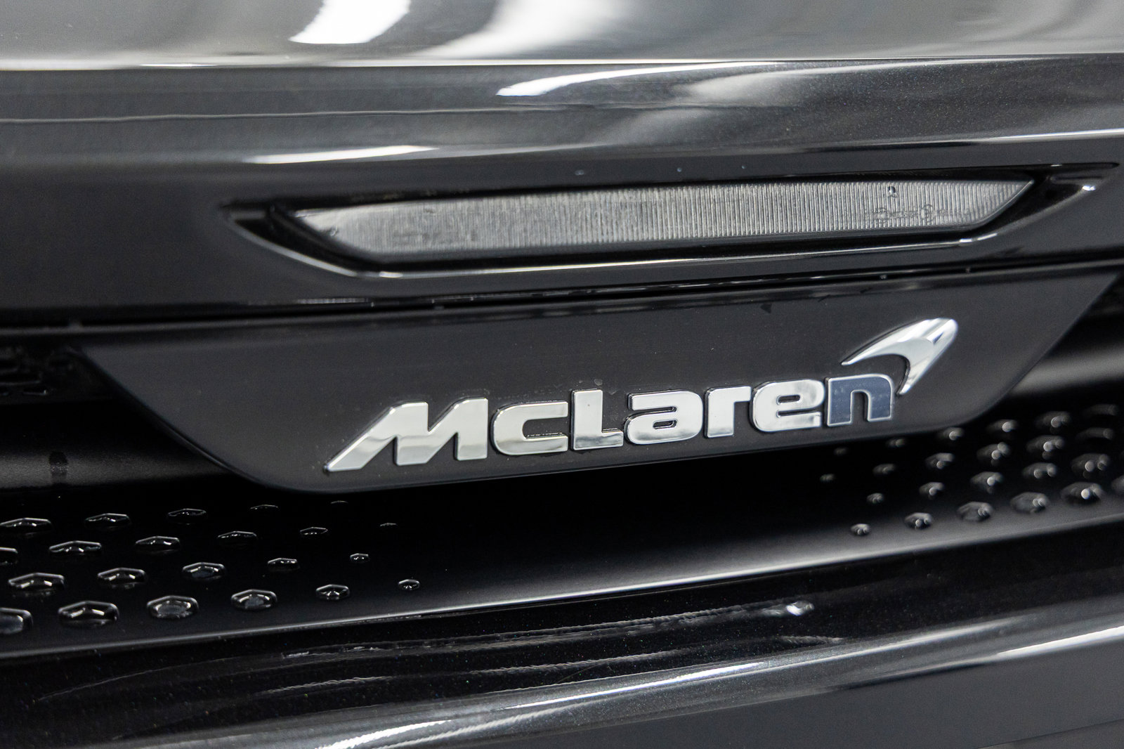 Used 2020 McLaren GT image 19