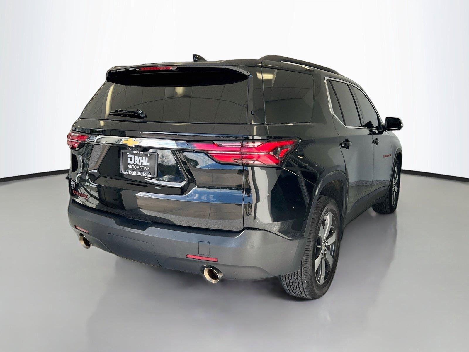 Used 2023 Chevrolet Traverse LT w/ LT Premium Package AWD/4WD image 13