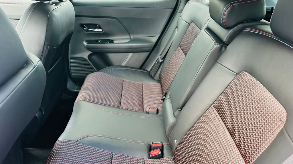 New 2026 Nissan Kicks SR FWD image 28