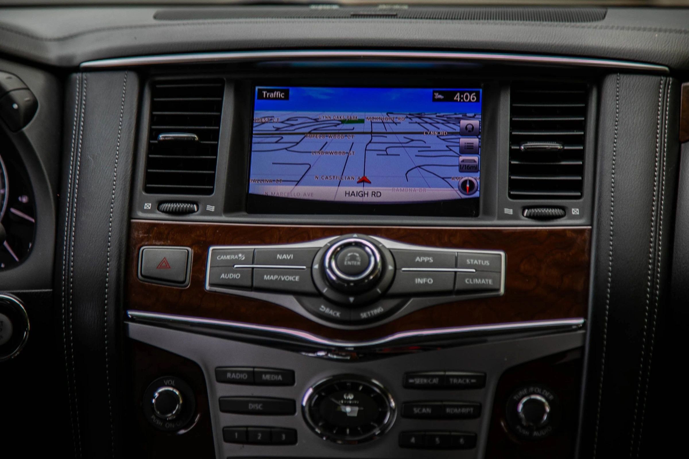 Used 2018 INFINITI QX80 Sport Utility 4D image 24