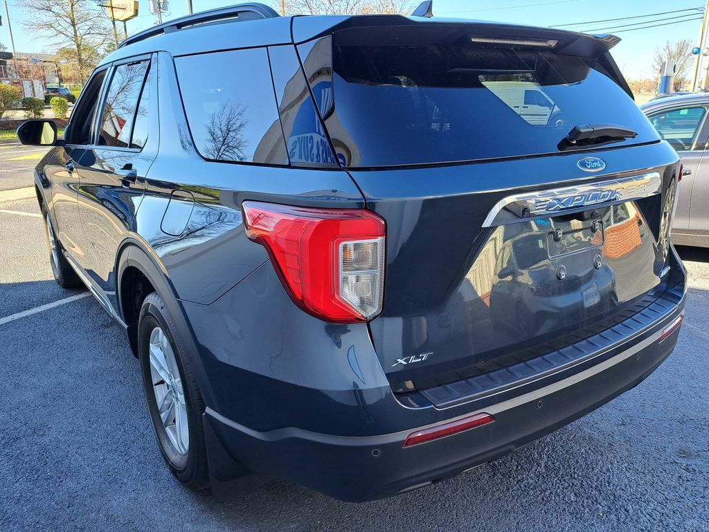 Used 2023 Ford Explorer XLT image 4