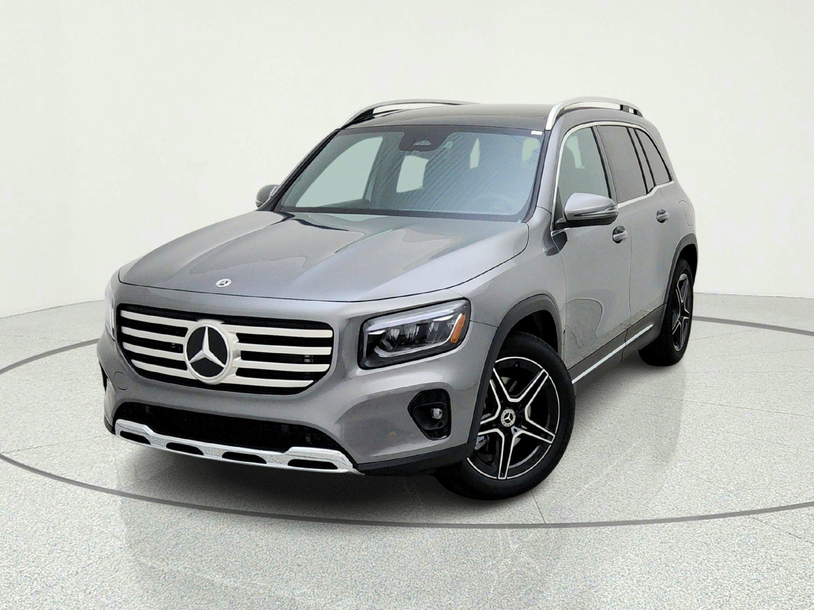 New 2026 Mercedes-Benz GLB 250 image 2