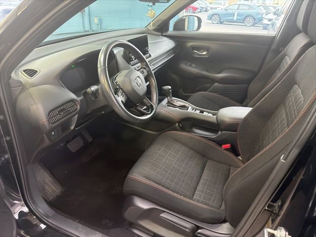 Used 2025 Honda HR-V Sport image 2