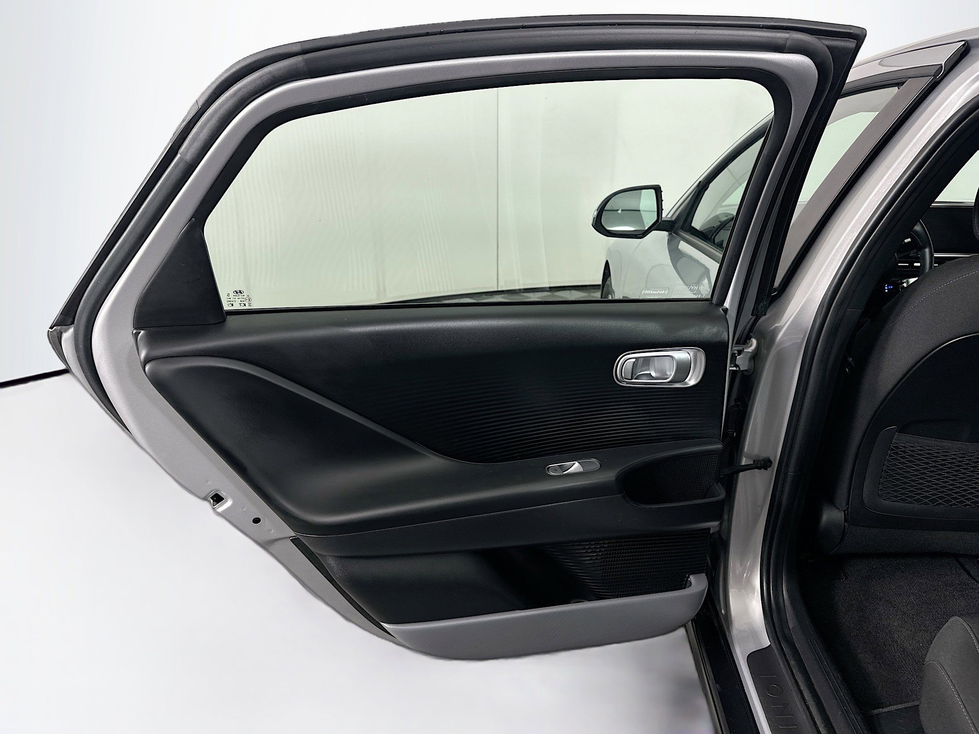 Used 2024 Hyundai Ioniq 6 SE image 24