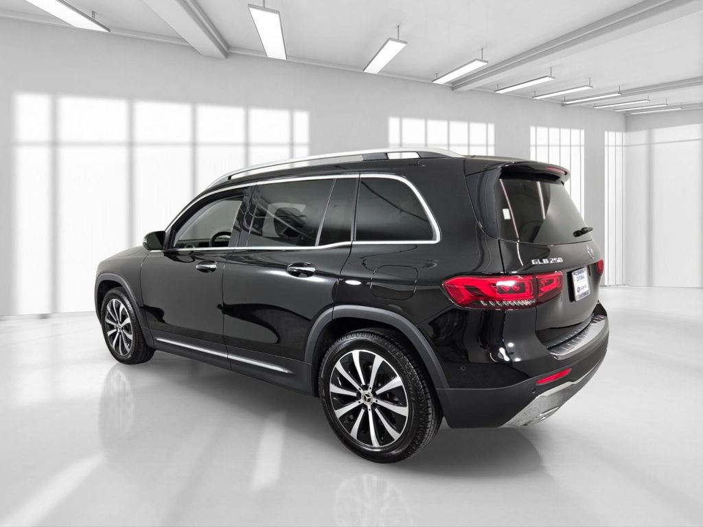 Used 2022 Mercedes-Benz GLB 250 4MATIC image 5