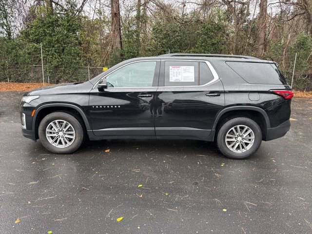 Used 2023 Chevrolet Traverse LT image 2