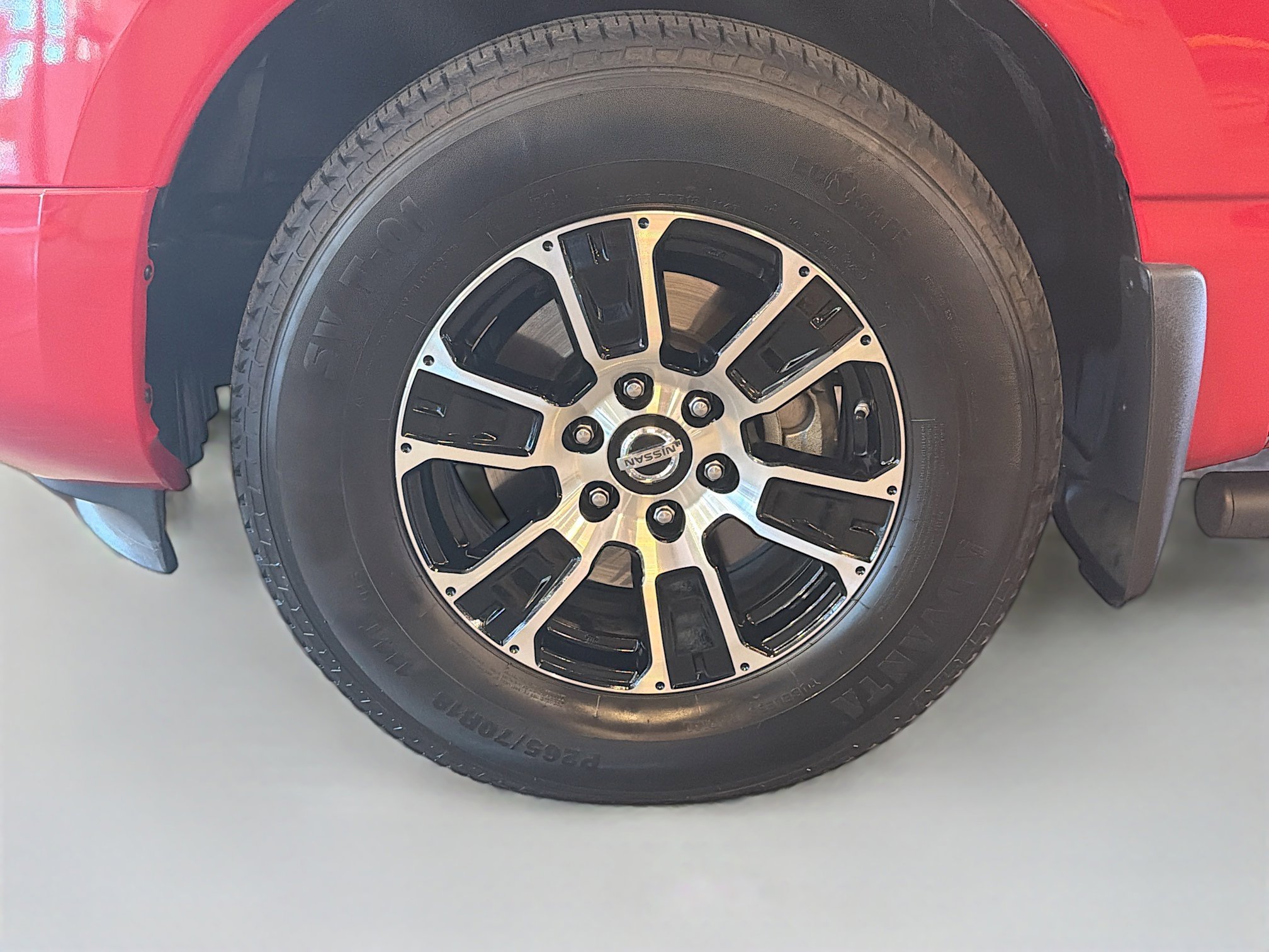 Used 2021 Nissan Titan SV w/ SV Convenience Package image 11