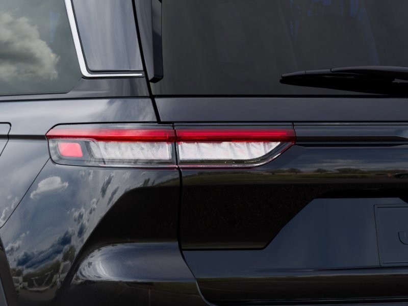 New 2025 Jeep Grand Cherokee Laredo w/ MOPAR Finishing Package image 9