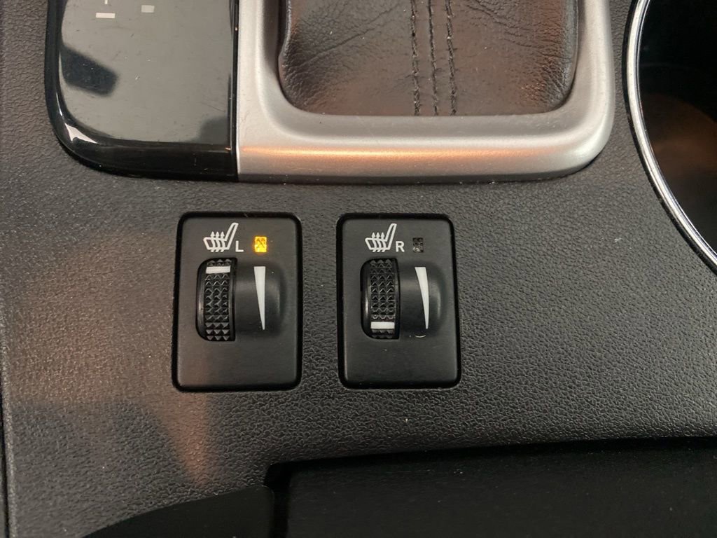 Used 2018 Toyota Highlander SE AWD/4WD image 19