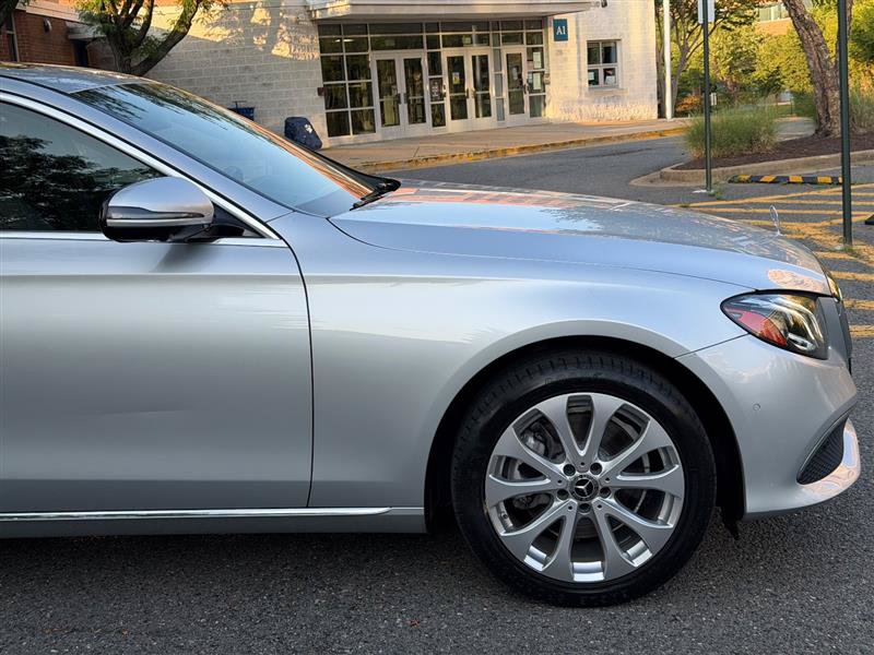 Used 2019 Mercedes-Benz E 300 4MATIC image 8