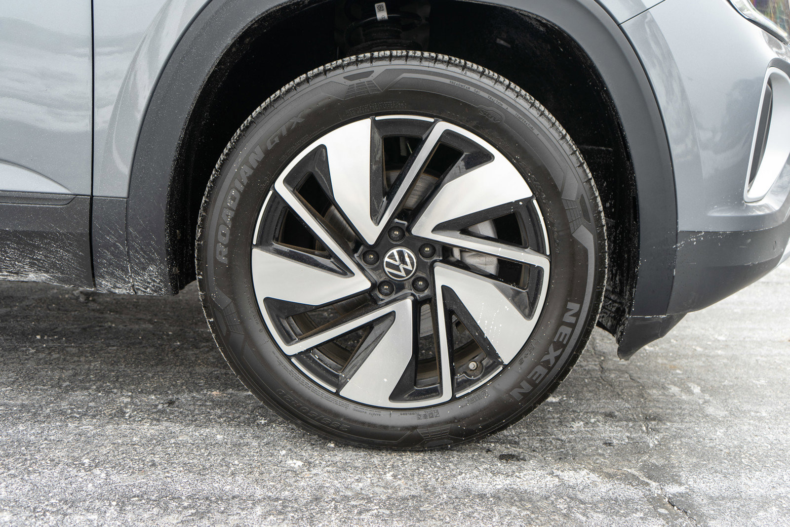 Used 2025 Volkswagen Atlas SE image 11