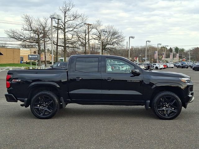 Used 2025 Chevrolet Colorado Z71 w/ Technology Package AWD/4WD image 7