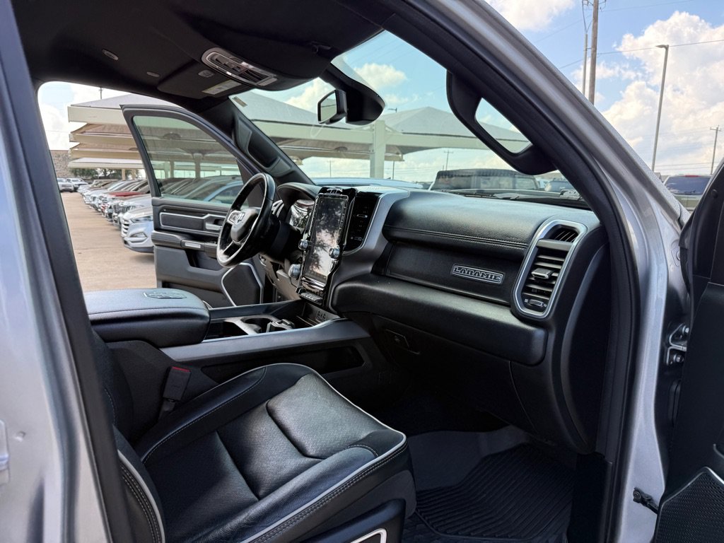 Used 2020 RAM 1500 Laramie w/ Sport Appearance Package AWD/4WD image 20