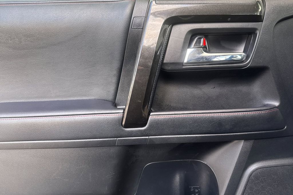 Used 2021 Toyota 4Runner TRD Off-Road Premium AWD/4WD image 11